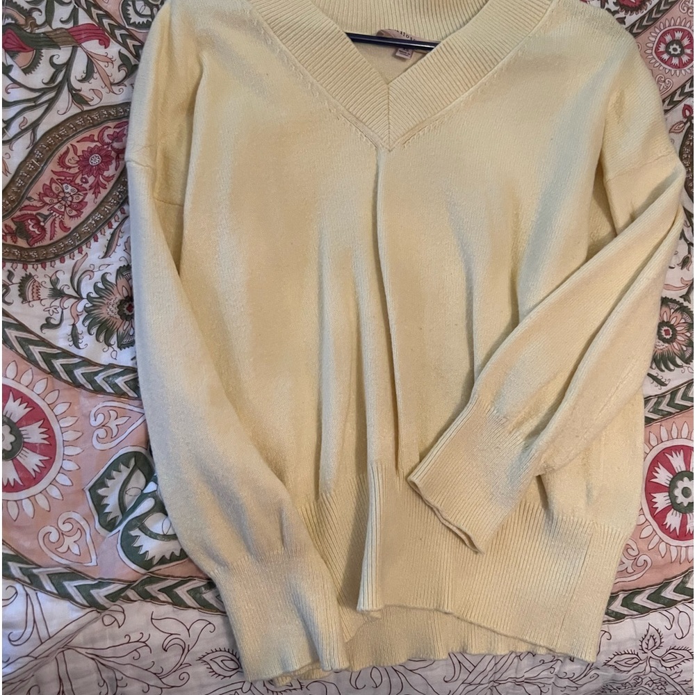 4 SWEATERS